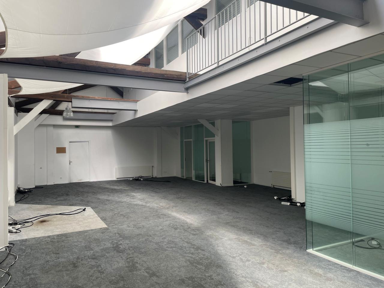 Local d'activité Clamart 2530m² Vente local d'activité Clamart Hauts-de-Seine OVACT2425697 2